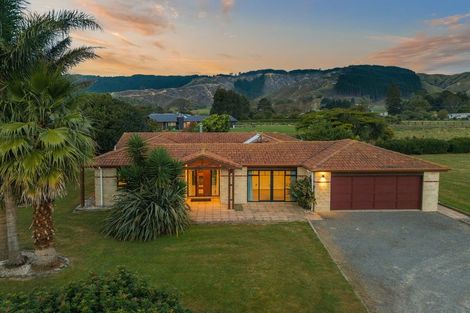 Photo of property in 65 Pohutukawa Drive, Levin, 5571