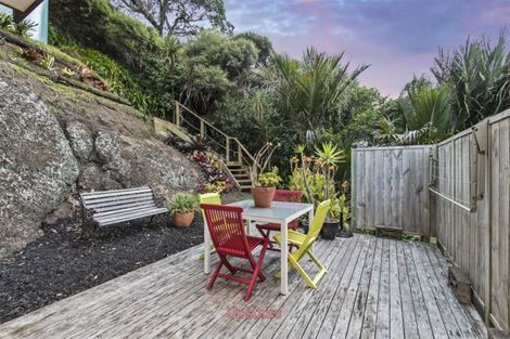 Photo of property in 39 Glenesk Road, Piha, New Lynn, 0772