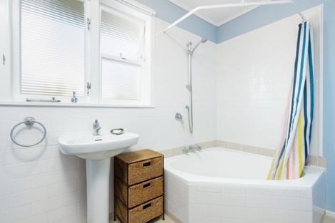 Photo of property in 212 Ngatai Road, Otumoetai, Tauranga, 3110