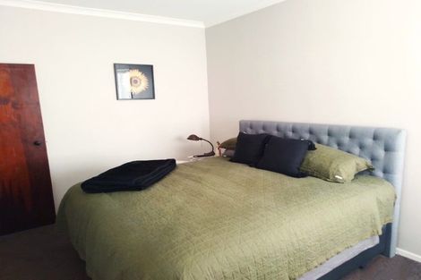 Photo of property in 6 Coates Grove, Silverstream, Upper Hutt, 5019