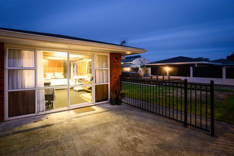 Photo of property in 6 Grange Place, Milson, Palmerston North, 4414