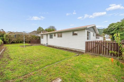 Photo of property in 30a Hudson Avenue, Ebdentown, Upper Hutt, 5018