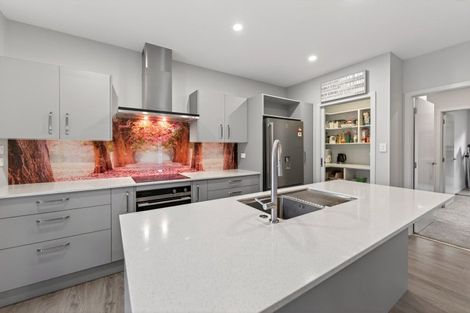Photo of property in 3 Magnolia Lane, Kelvin Grove, Palmerston North, 4414
