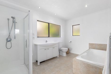 Photo of property in 40 Mercury Way, Whitby, Porirua, 5024