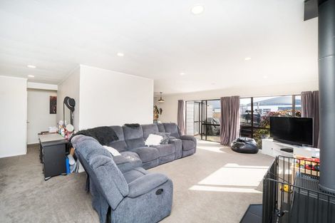 Photo of property in 53 Geraldine Crescent, Cloverlea, Palmerston North, 4412