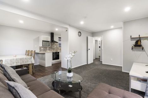 Photo of property in 1/71 Luanda Drive, Ranui, Auckland, 0612
