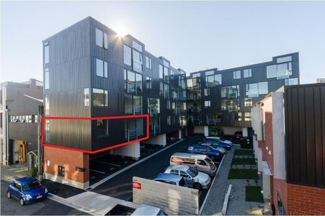 Photo of property in Nouvo Apartments, 2j/21 Rugby Street, Mount Cook, Wellington, 6021