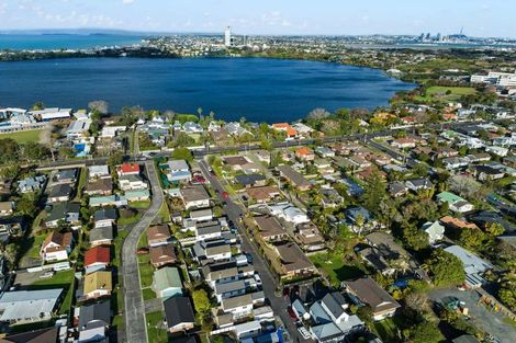 Photo of property in 6/1 Woodbridge Lane, Milford, Auckland, 0620