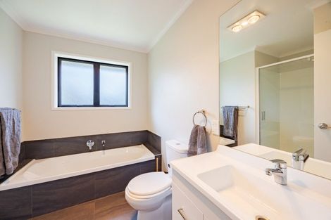 Photo of property in 2 Bibby Street, Waipawa, 4210