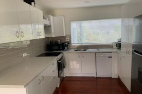 Photo of property in 43 Tindalls Bay Road, Tindalls Beach, Whangaparaoa, 0930