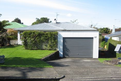 Photo of property in 44 Wallath Road, Westown, New Plymouth, 4310