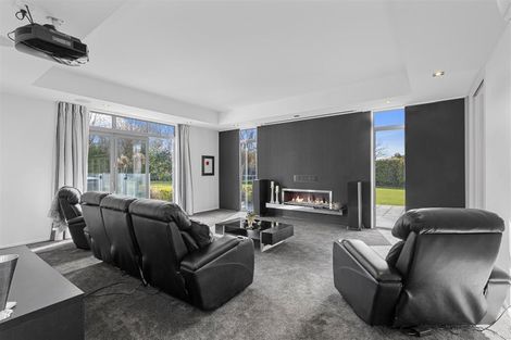 Photo of property in 97e Englefield Road, Northwood, Christchurch, 8051