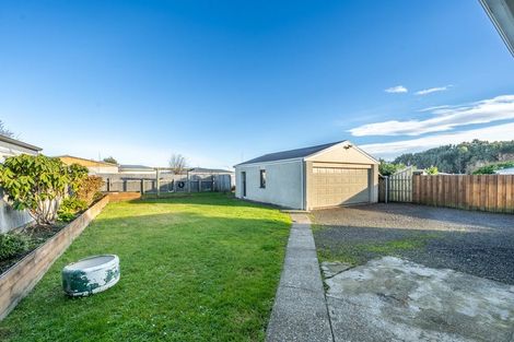Photo of property in 28 Argyle Street, Kew, Invercargill, 9812