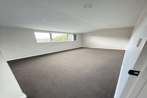 Photo of property in 4 Kearney Place, Massey, Auckland, 0614