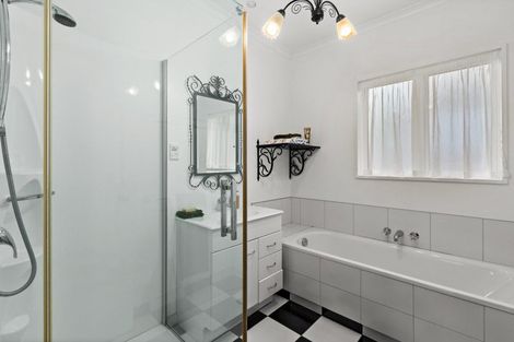 Photo of property in 1 Te Puna Place, Havelock North, 4130