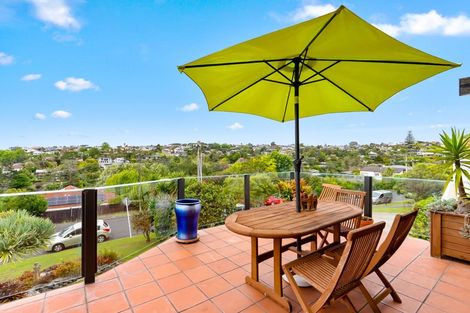 Photo of property in 1/21 Peter Terrace, Castor Bay, Auckland, 0620