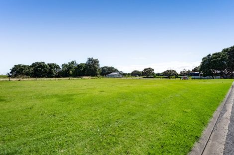 Photo of property in 25 Dolphin Parade, Bell Block, New Plymouth, 4312
