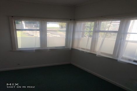 Photo of property in 63 Golf Road, New Lynn, Auckland, 0600
