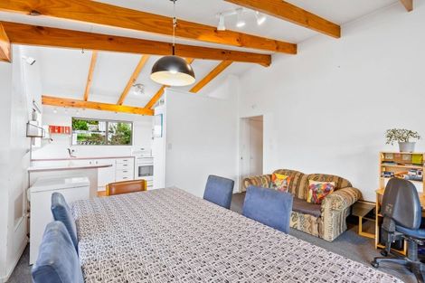 Photo of property in 13 Frosses Place, Massey, Auckland, 0614