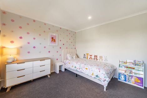 Photo of property in 48 Pateke Drive, Kenepuru, Porirua, 5022