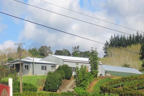 Photo of property in 270 Henderson Valley Road, Henderson, Auckland, 0612
