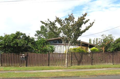 Photo of property in 102 View Road, Sunnyvale, Auckland, 0612