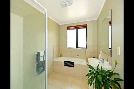 Photo of property in 11a Glendhu Road, Bayview, Auckland, 0629