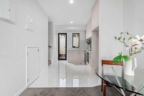 Photo of property in 5/4 Glenhaven Place, Te Atatu Peninsula, Auckland, 0610