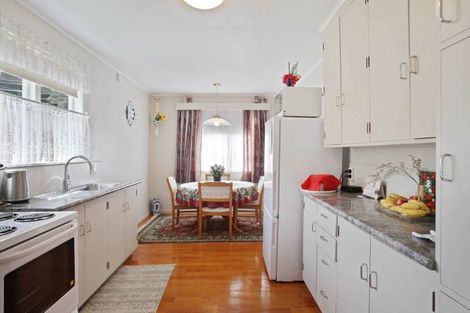 Photo of property in 70 Lake Road, Northcote, Auckland, 0627
