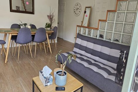 Photo of property in 11 San Vito Place, Henderson, Auckland, 0612