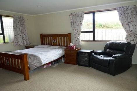 Photo of property in 27 Bathgate Street, Johnsonville, Wellington, 6037