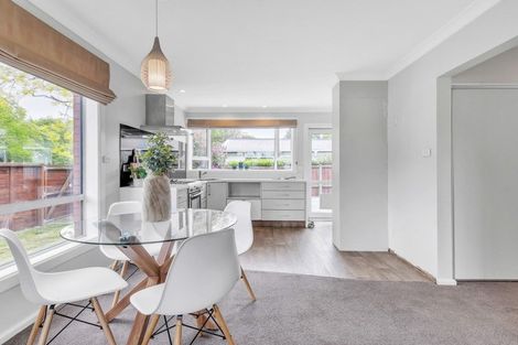 Photo of property in 328 Memorial Avenue, Burnside, Christchurch, 8053