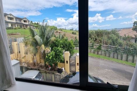 Photo of property in 16 Mangerton Lane, East Tamaki Heights, Auckland, 2016