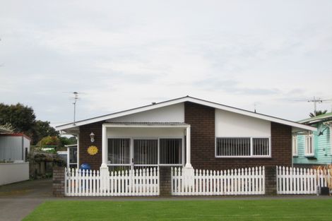 Photo of property in 32 Browne Street, Waitara, 4320