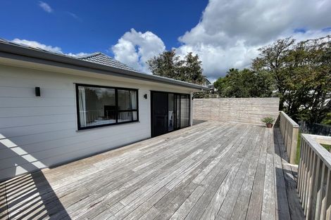 Photo of property in 4 Luxor Place, Massey, Auckland, 0614
