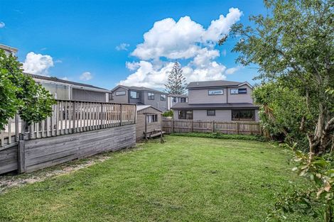 Photo of property in 7 Kaweka Street, New Lynn, Auckland, 0600