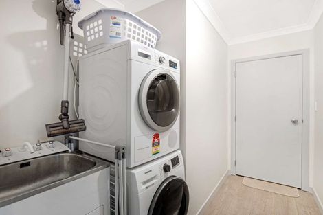 Photo of property in 34 Dahlstrom Grove, Kelvin Grove, Palmerston North, 4414