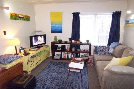 Photo of property in 5 Park Road, Paraparaumu Beach, Paraparaumu, 5032