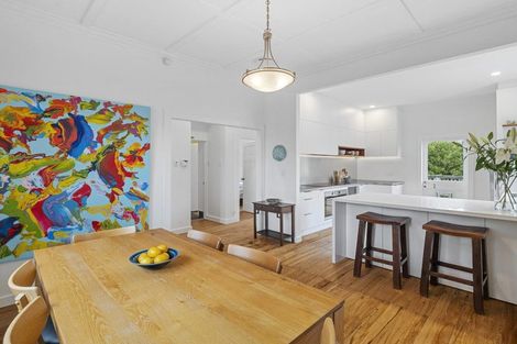 Photo of property in 6 Mollyhawk Place, Birkenhead, Auckland, 0626