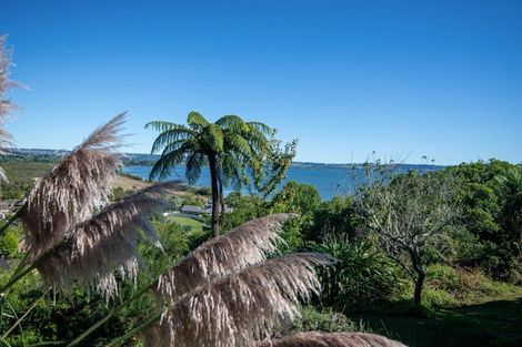Photo of property in 10 Naera Place, Kawaha Point, Rotorua, 3010
