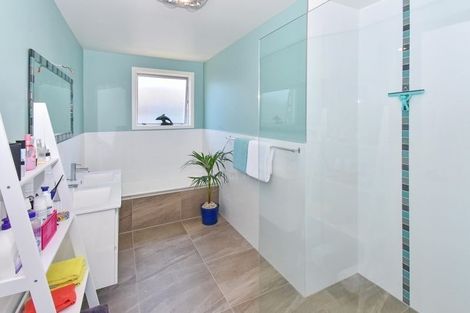 Photo of property in 9 Clendon Place, Manurewa, Auckland, 2102