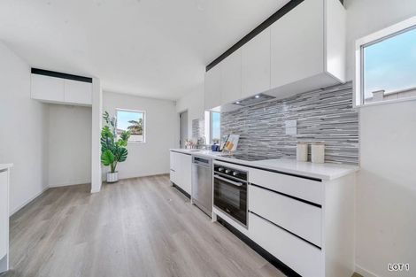 Photo of property in 40a Estuary Road, Weymouth, Auckland, 2103