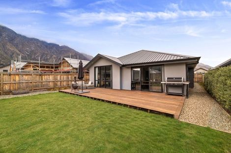 Photo of property in 17 Cheviot Street, Jacks Point, 9371