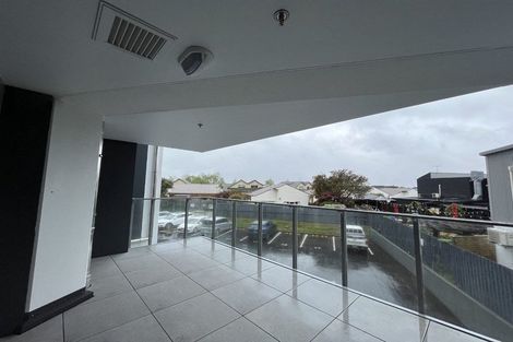 Photo of property in Bella Vista, 1h/84 Gunner Drive, Te Atatu Peninsula, Auckland, 0610