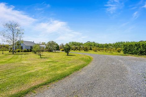 Photo of property in 73 Motu Road, Kumeu, 0891