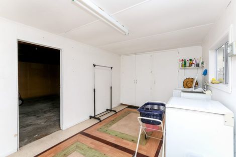 Photo of property in 20 Mace Terrace, Oakura, 4314