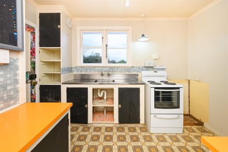 Photo of property in 32 Follett Street, Marton, 4710