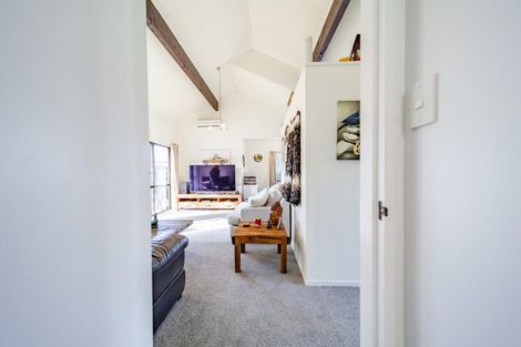 Photo of property in 42 Whiting Crescent, Greenmeadows, Napier, 4112