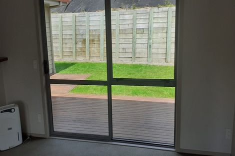Photo of property in 30 Te Puia Drive, Aotea, Porirua, 5024