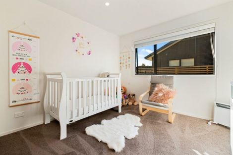 Photo of property in 11 Kapuka Lane, Wanaka, 9305